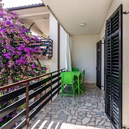 With A Parking Space Pjescana Uvala, - 7349 *
