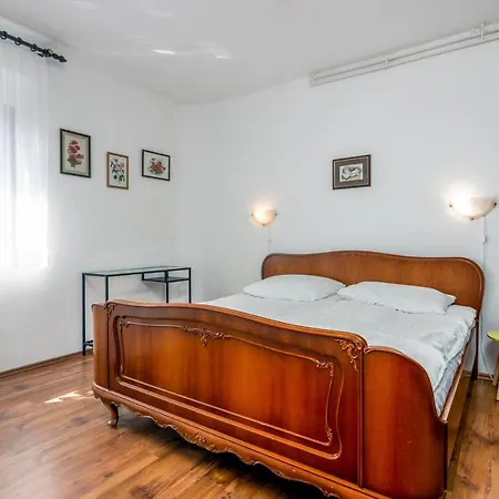 With A Parking Space Pjescana Uvala, - 7349 公寓 *