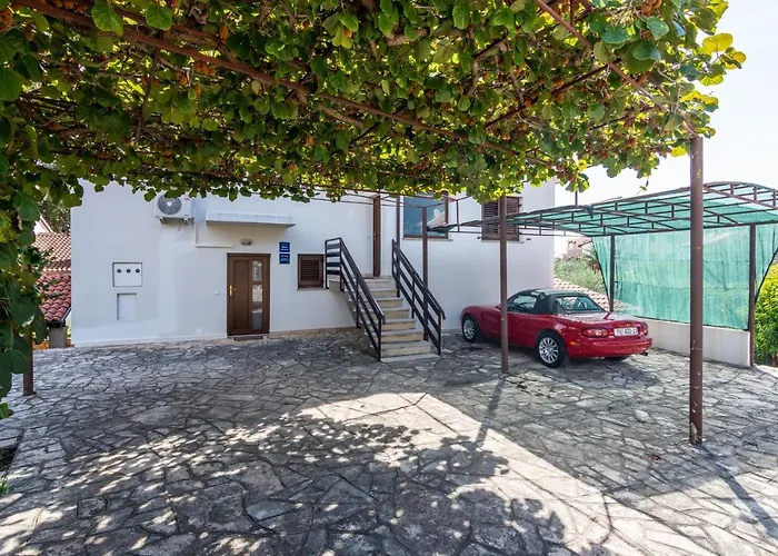 With Parking Space Pjescana Uvala, - 7349 Pola